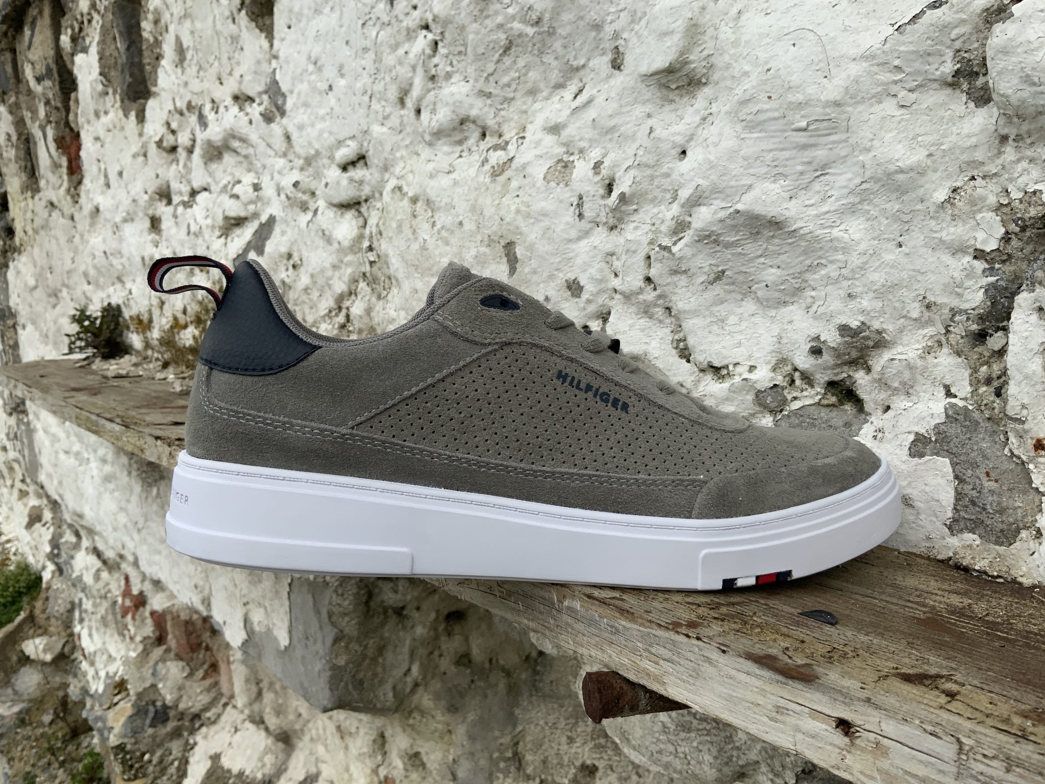 tommy hilfiger elevated cupsole suede